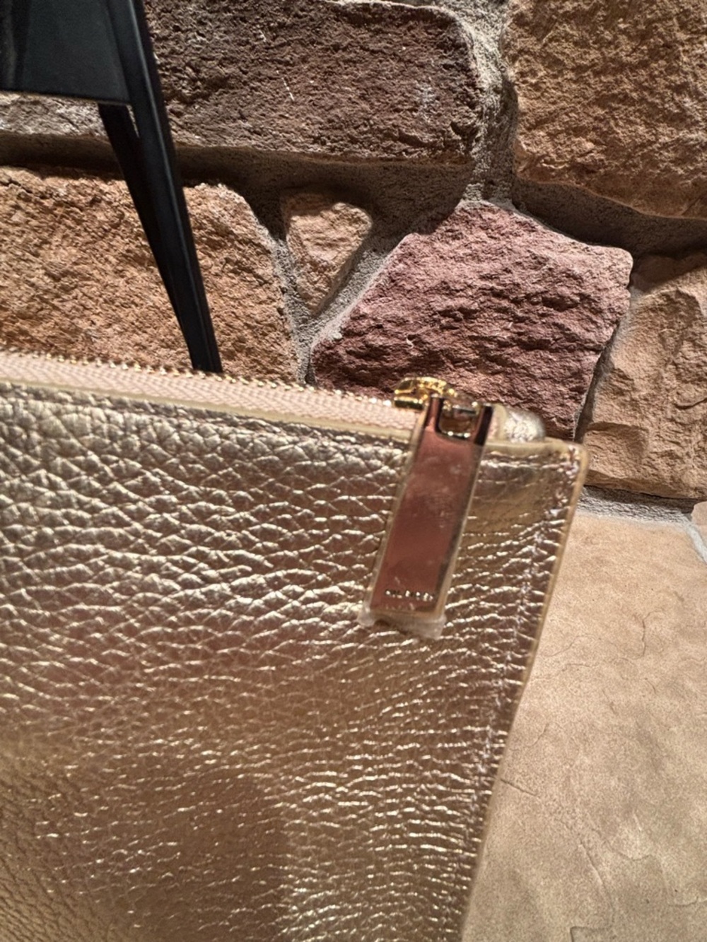 NWT Tommy Hilfiger Metallic Gold Leather Wristlet Clutch - Picture 4 of 8